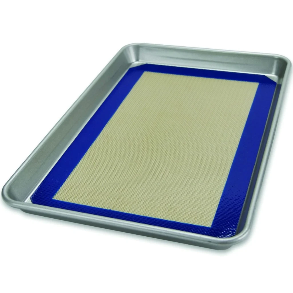 USA Pan Sheet Pan with Silicone Baking Mat